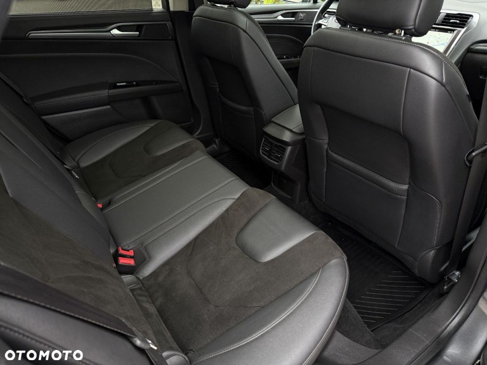 Ford Mondeo - 34