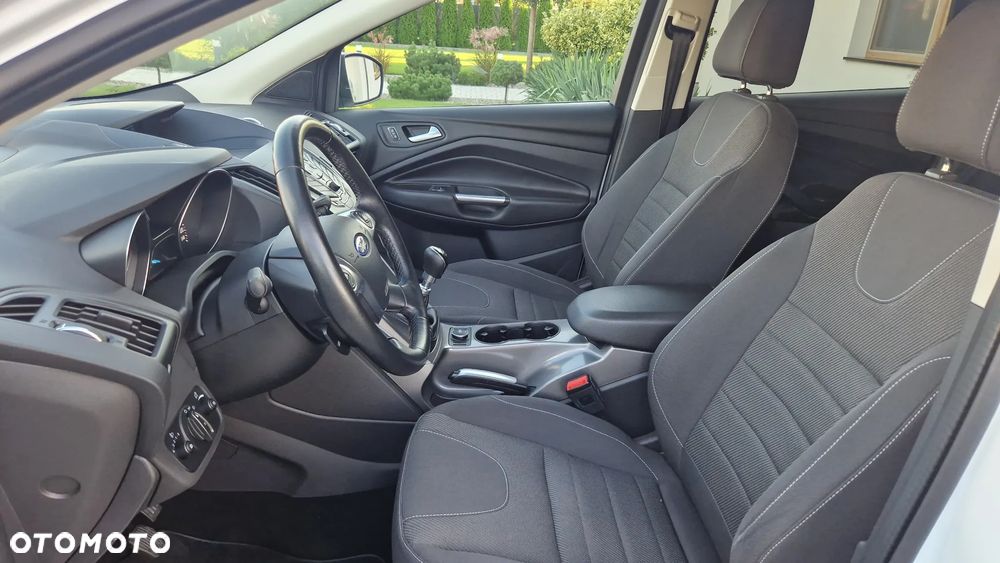 Ford Kuga 2.0 TDCi 2x4 Titanium - 15