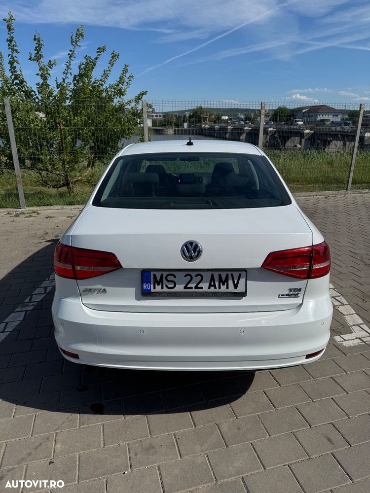 Volkswagen Jetta - 18