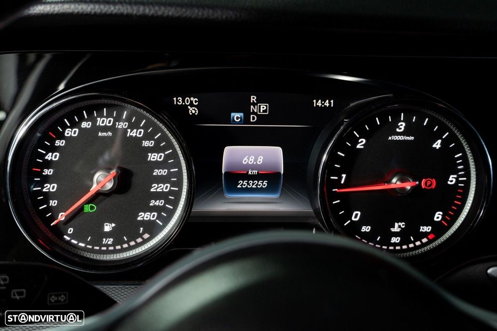 Mercedes-Benz E 220 d Avantgarde - 16