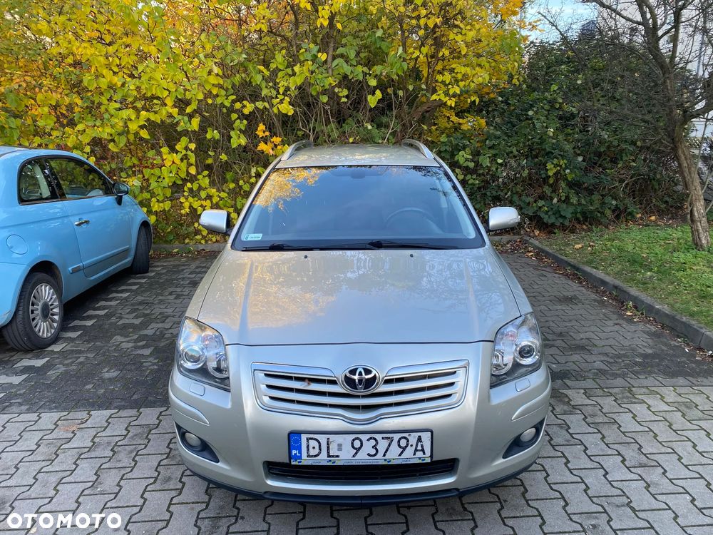 Toyota Avensis 2.0 VVT-i Sol Plus - 2