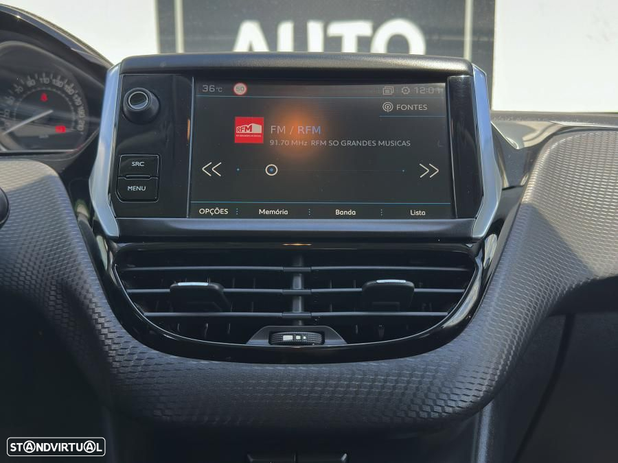 Peugeot 208 1.2 PureTech Style - 18