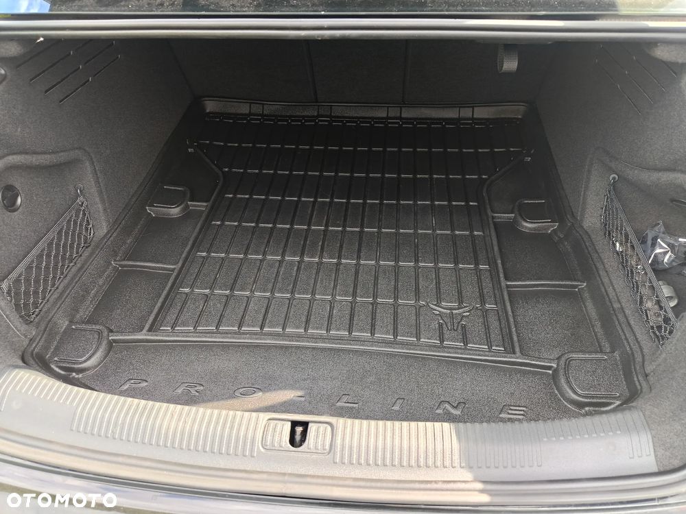 Audi A4 Limousine - 10