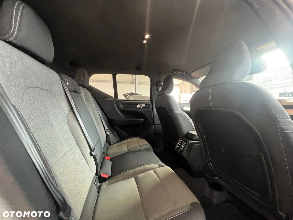 Volvo XC 40 B4 AWD Plus Dark - 21