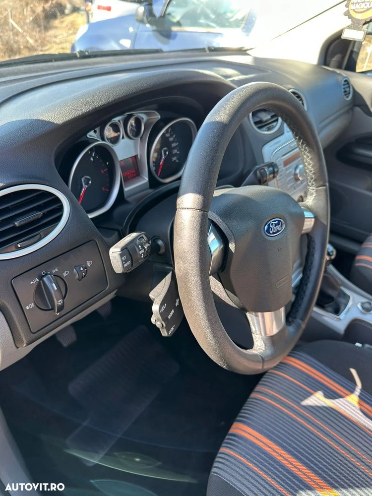 Ford Focus 1.6 TDCI Ambiente - 12