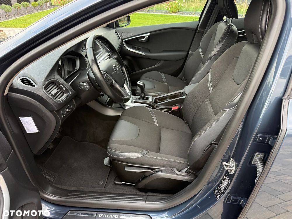 Volvo V40 D2 Summum - 24