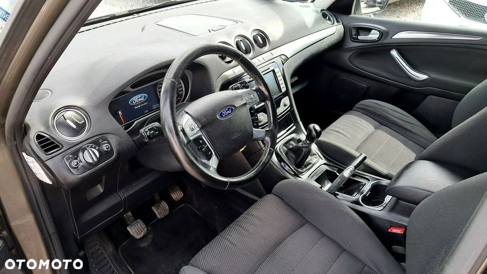 Ford Galaxy - 5