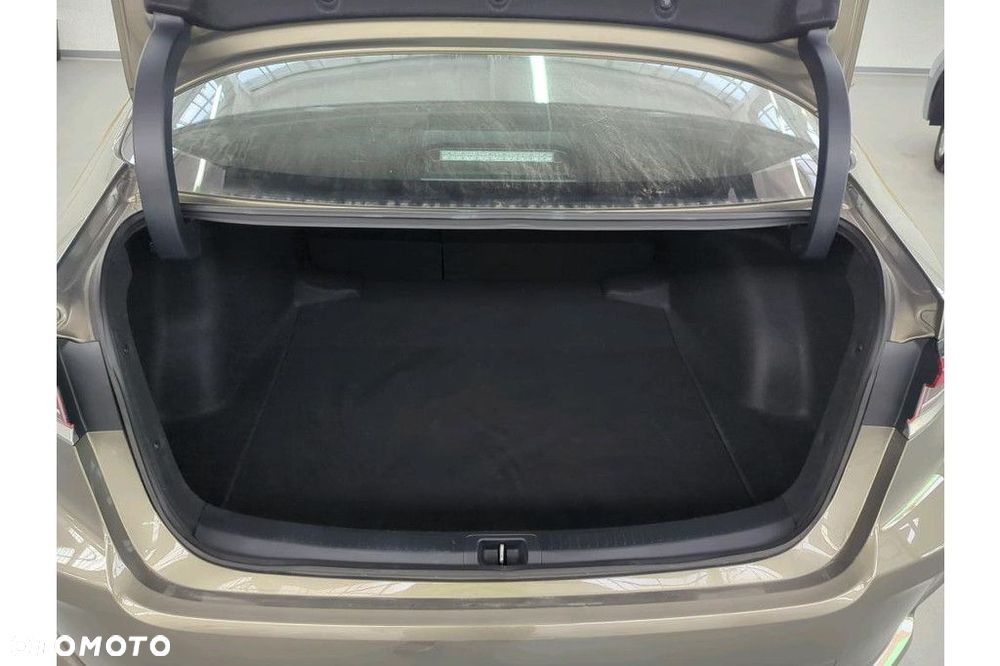 Toyota Corolla - 10