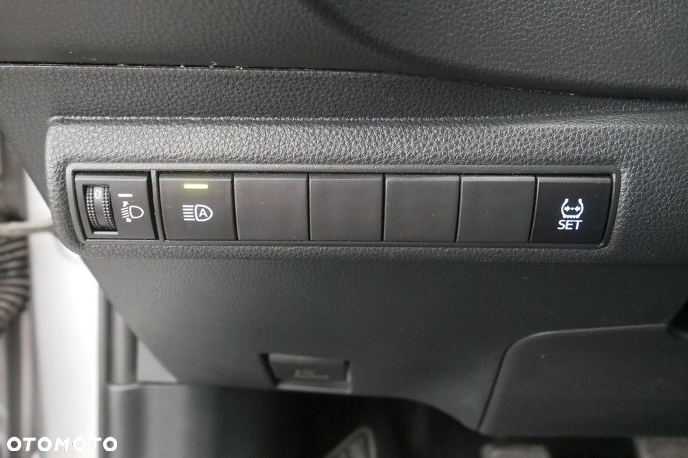 Toyota Corolla - 24