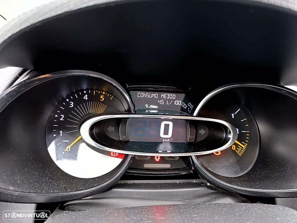 Renault Clio Sport Tourer 1.5 dCi Dynamique S - 4