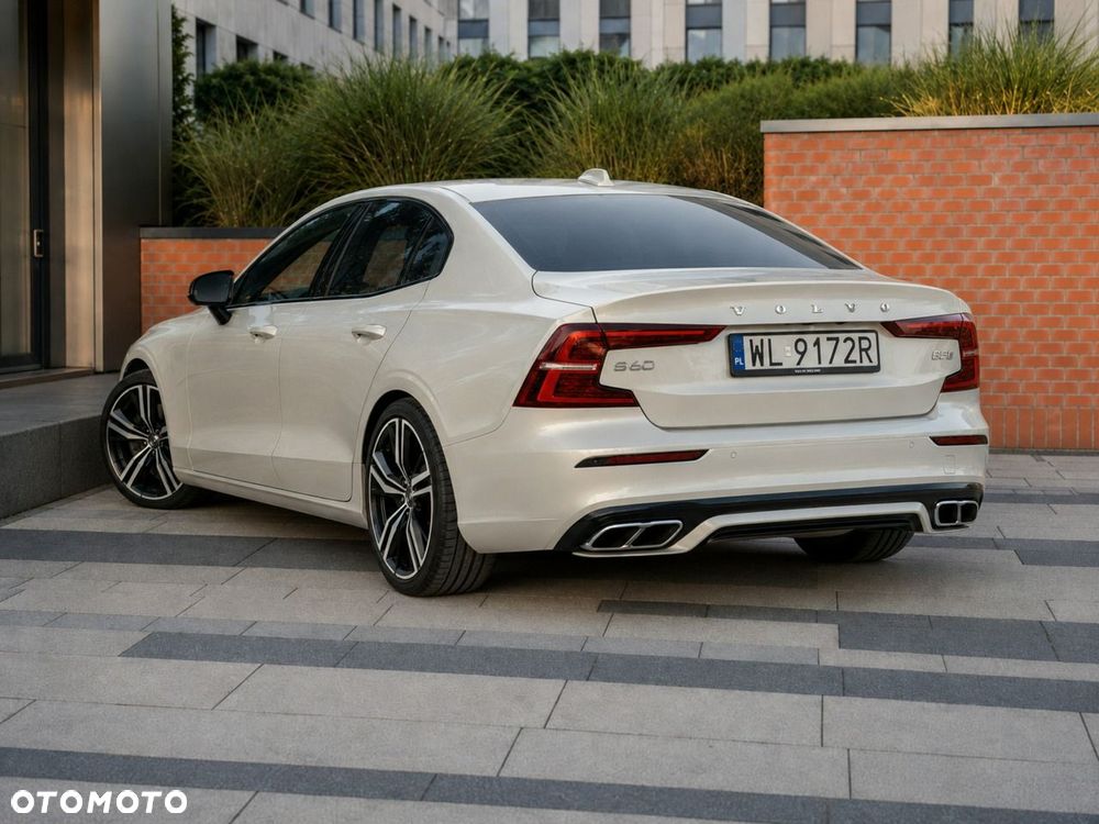 Volvo S60 B5 B AWD R-Design - 4