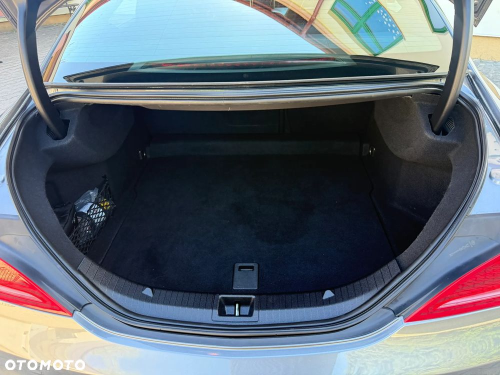 Mercedes-Benz CLA 180 BlueEffICIENCY Edition - 32