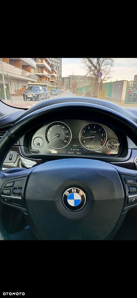 BMW Seria 5 528i xDrive Luxury Line - 14