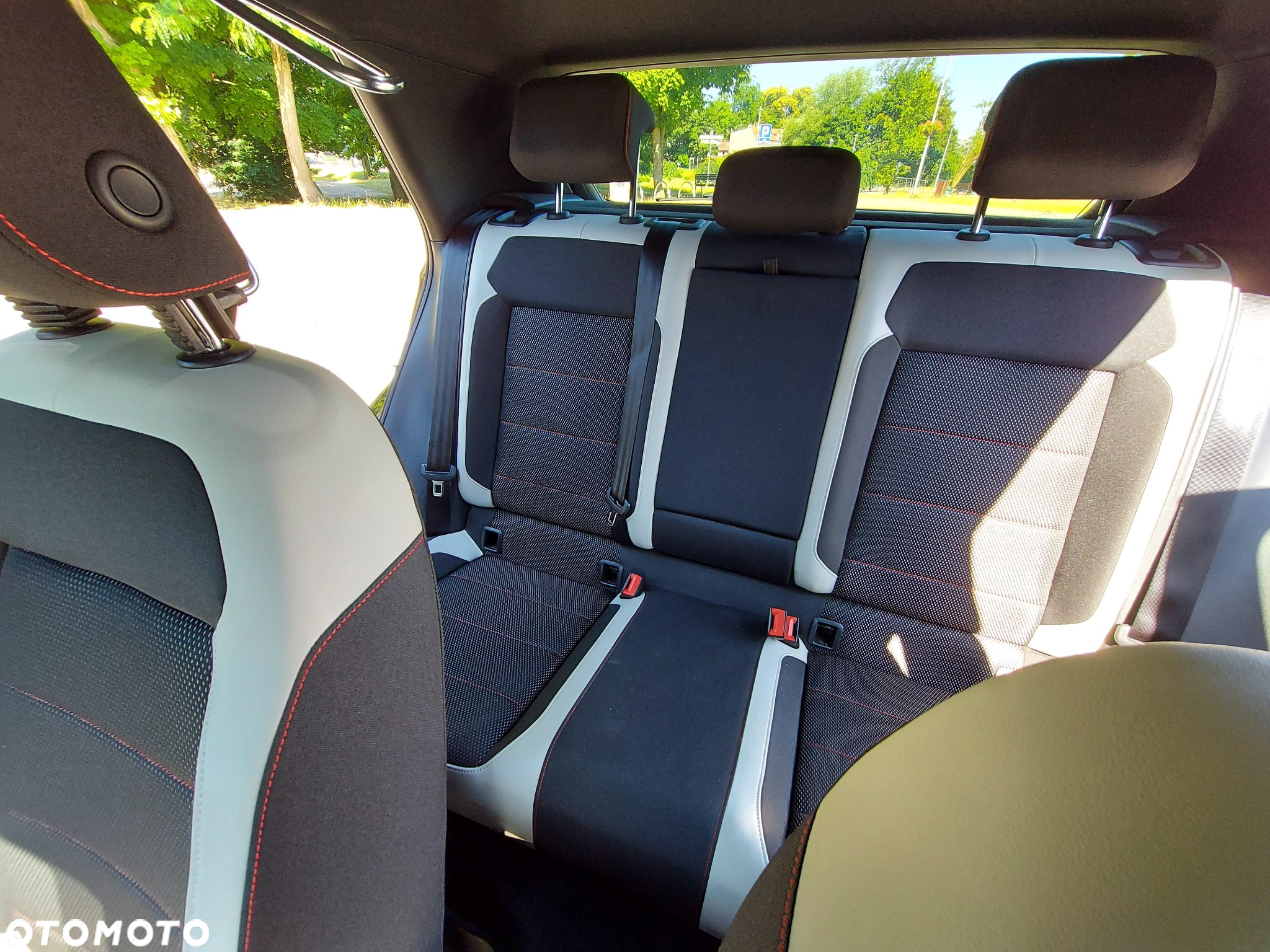 Volkswagen T-Roc 1.5 TSI ACT Premium - 14