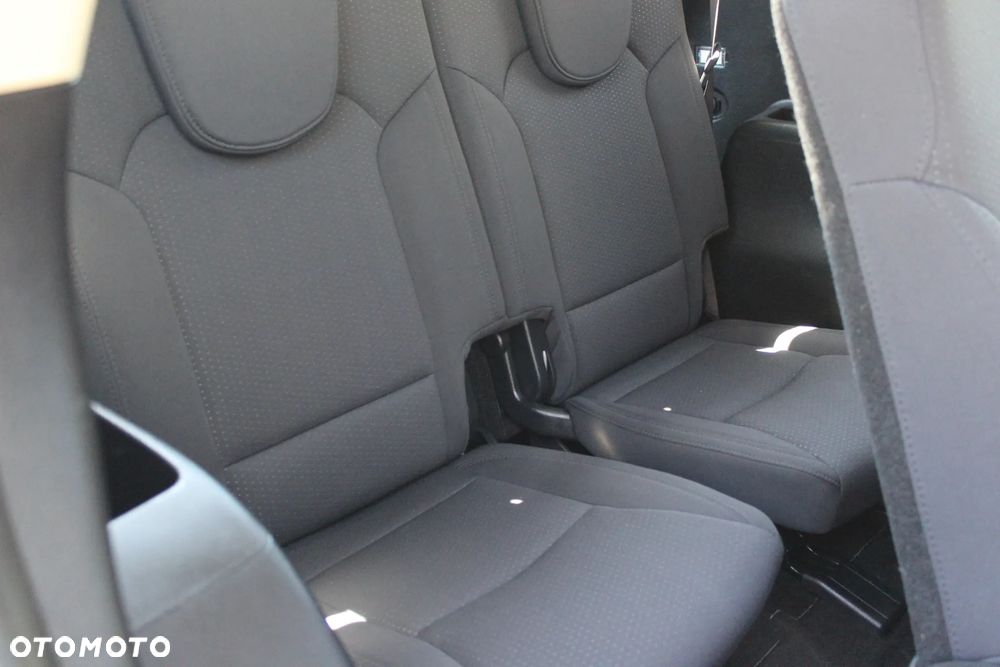 Kia Carens 1.7 CRDi 115 Dream Team Edition - 22