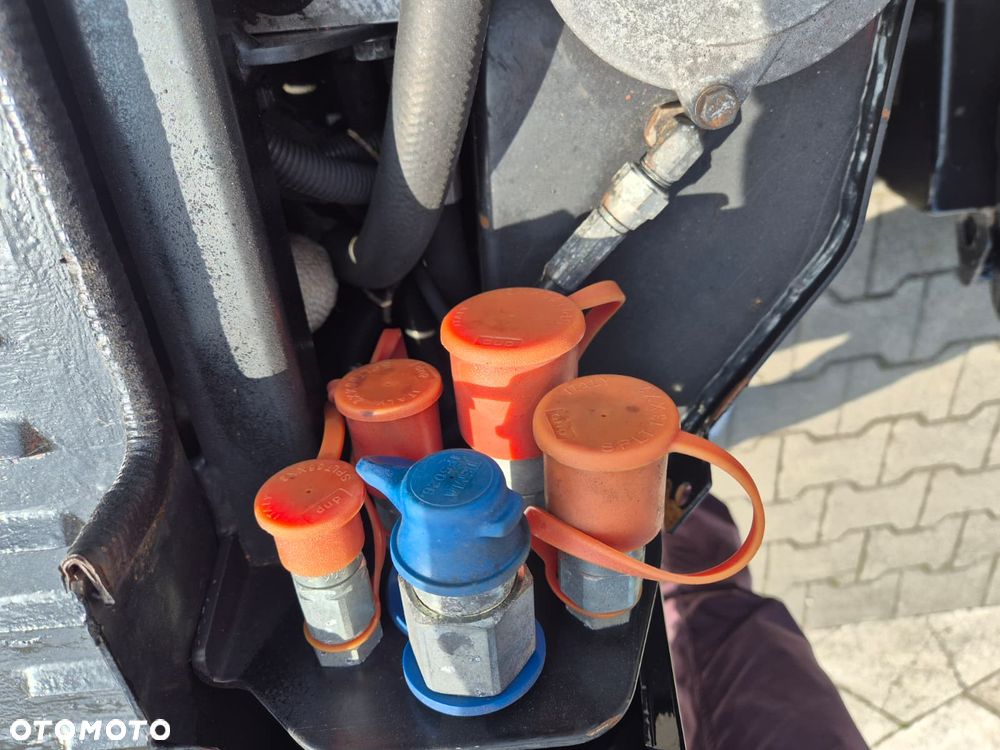 Kaercher MIC C34 / NOŚNIK NARZĘDZI / PRZYCZEPA WYWROTKA / IDEALNY DO MIASTA / ZAMIATARKA / PŁUG SNIEŻNY / 4X4 / NISKIE MOTOGODZINY / JEDNO URZĄDZENIE WIELE ZASTOSOWAŃ! - 21