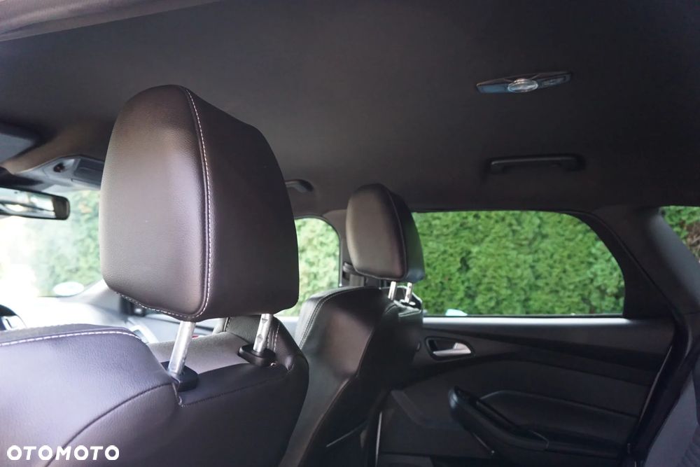 Ford Focus Turnier 2.0 EcoBoost ST mit Leder-Sport-Paket - 16