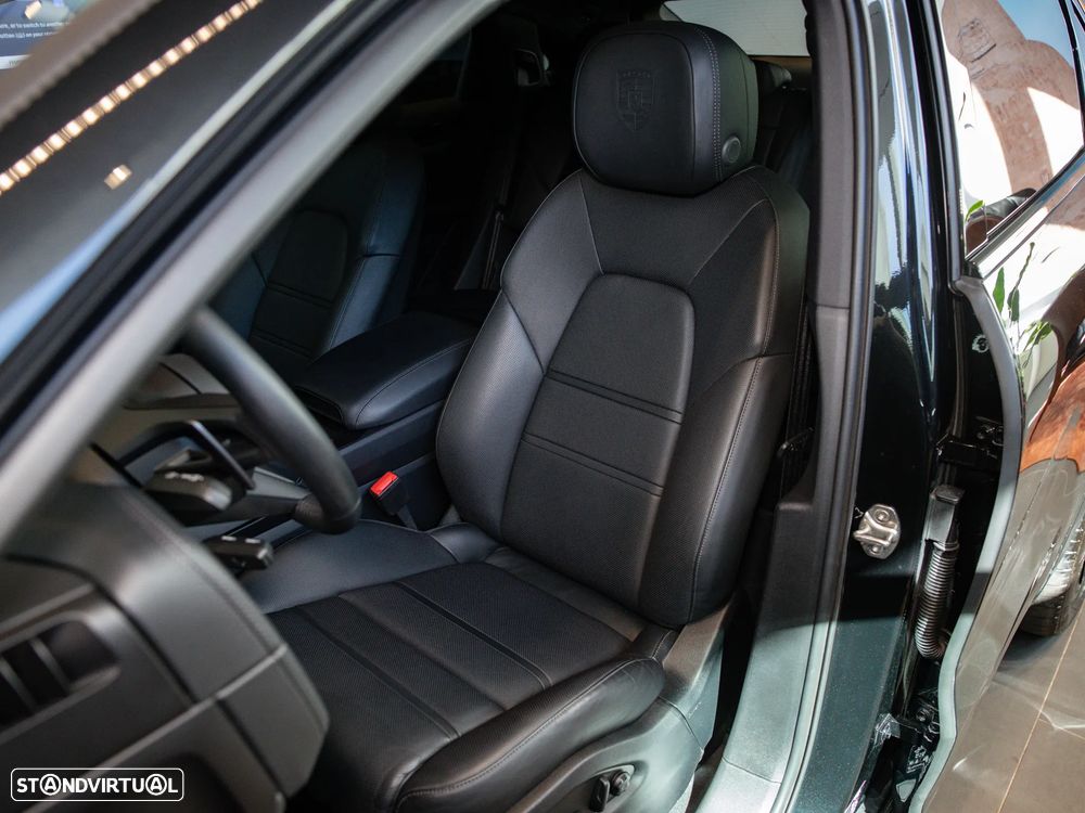 Porsche Cayenne Coupé E-Hybrid Black Edition - 22