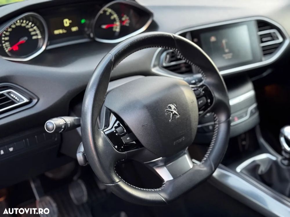 Peugeot 308 1.2 e-THP STT Allure - 6