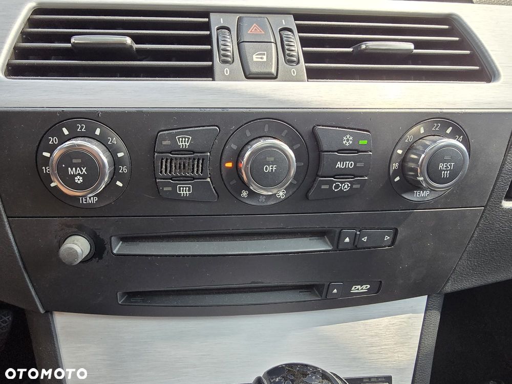 BMW Seria 5 525i - 35