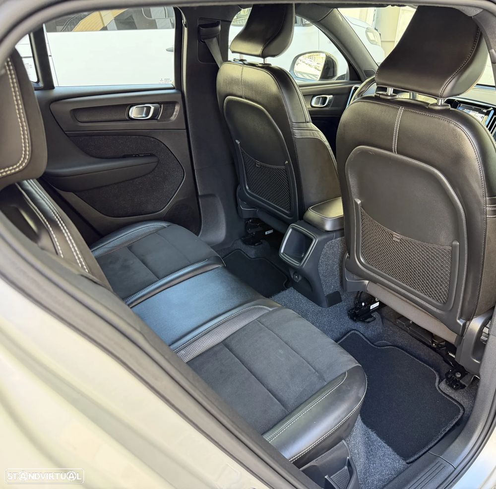 Volvo XC 40 1.5 T3 R-Design Tech Edition - 25