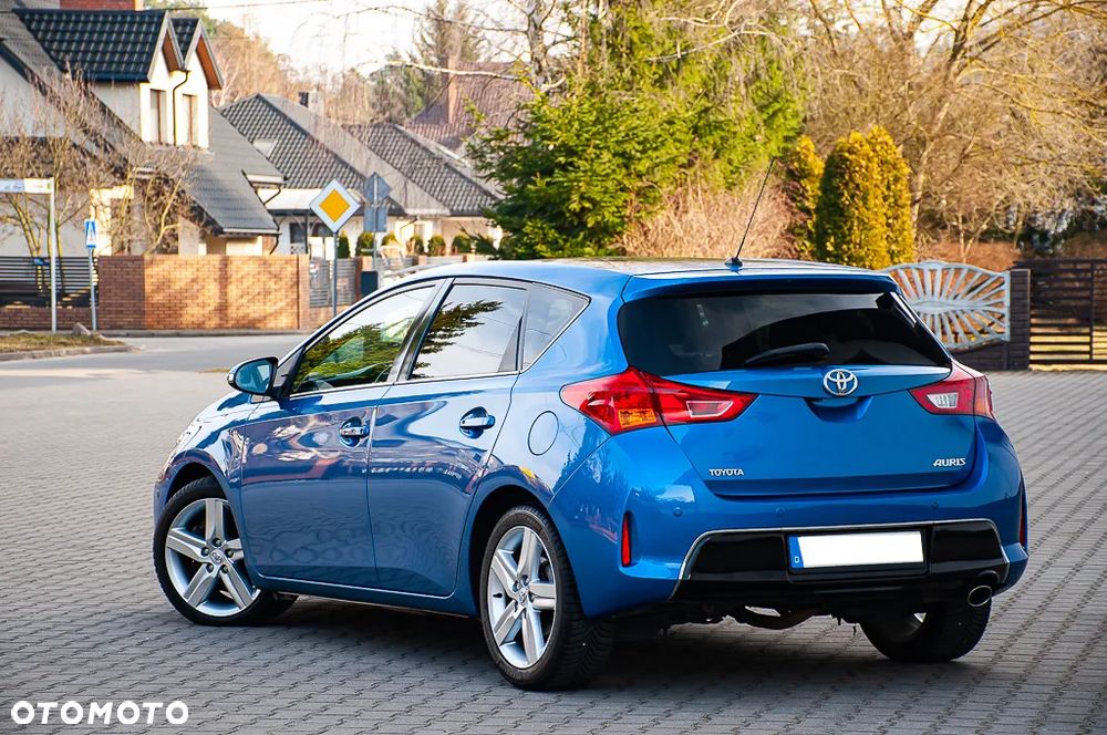 Toyota Auris 2.0 D-4D Executive - 16