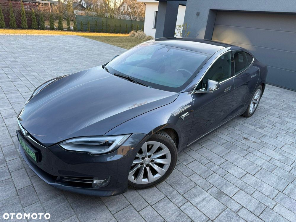 Tesla Model S - 24
