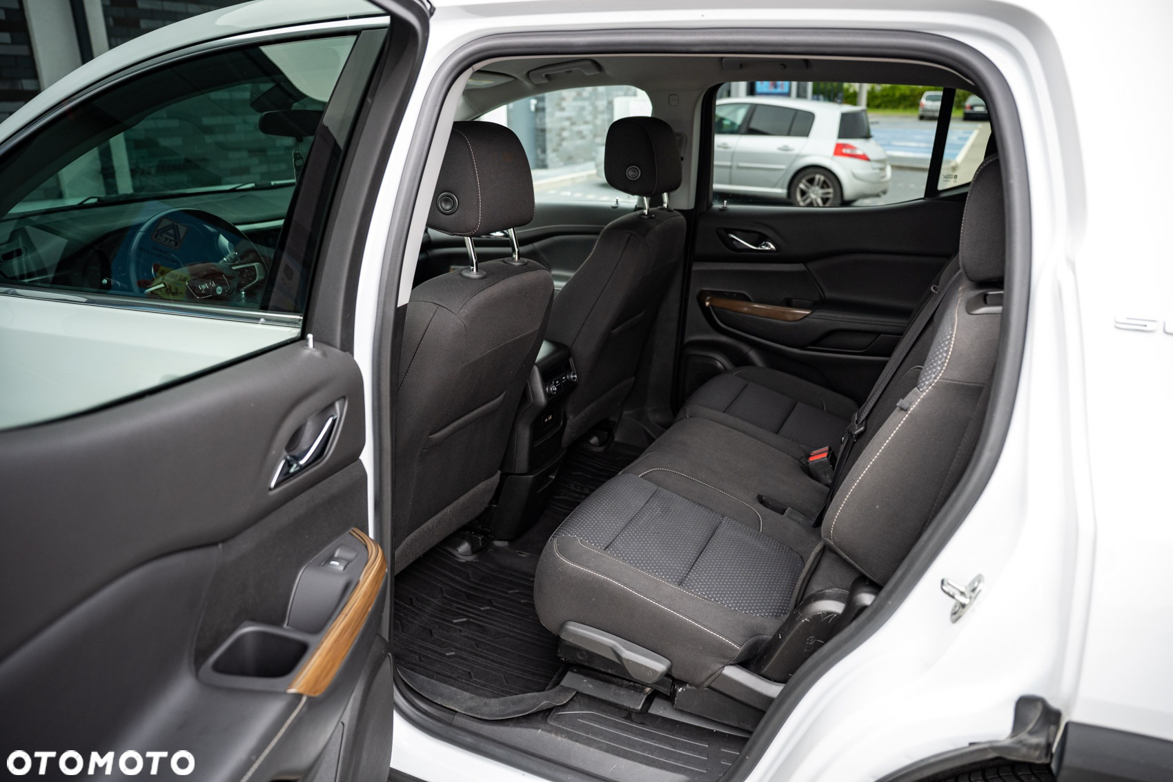 GMC Acadia - 16