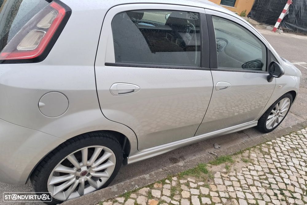 Fiat Punto Evo 1.3 M-Jet Sport Download - 3