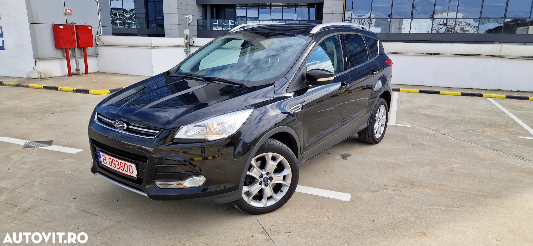 Ford Kuga 2.0 TDCi 4WD Powershift Titanium - 26