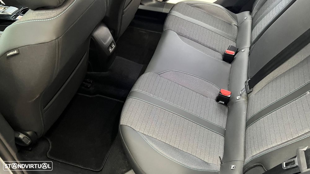 Peugeot 2008 1.2 PureTech Allure Pack EAT8 - 18