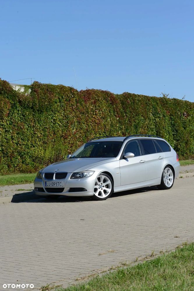 BMW Seria 3 320d Touring - 23