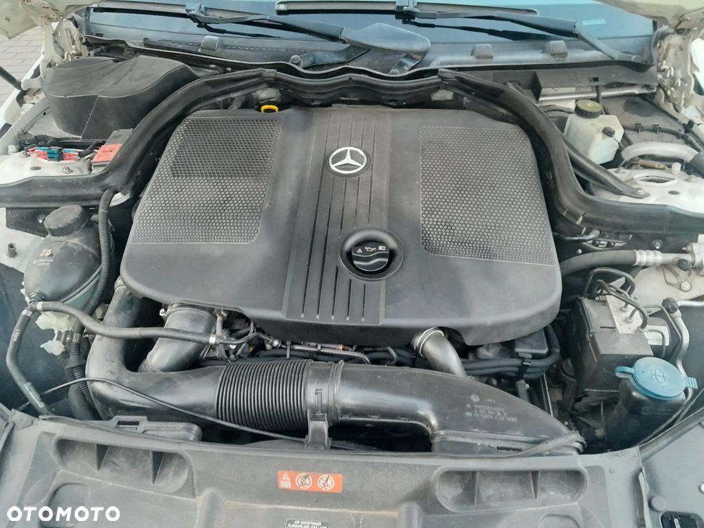 Mercedes-Benz Klasa C 220 CDI DPF Automatik BlueEFFICIENCY Avantgarde - 28