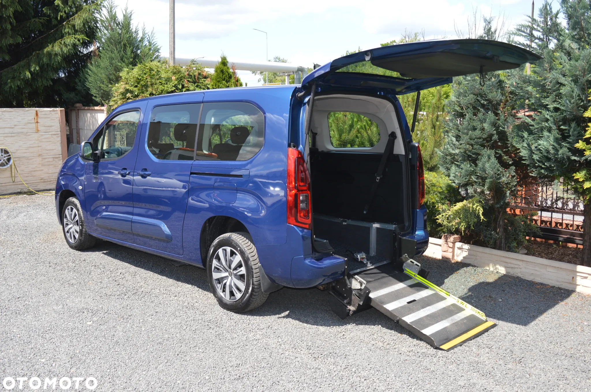 Opel Combo Life XL 1.2 Turbo Essentia S&S - 2