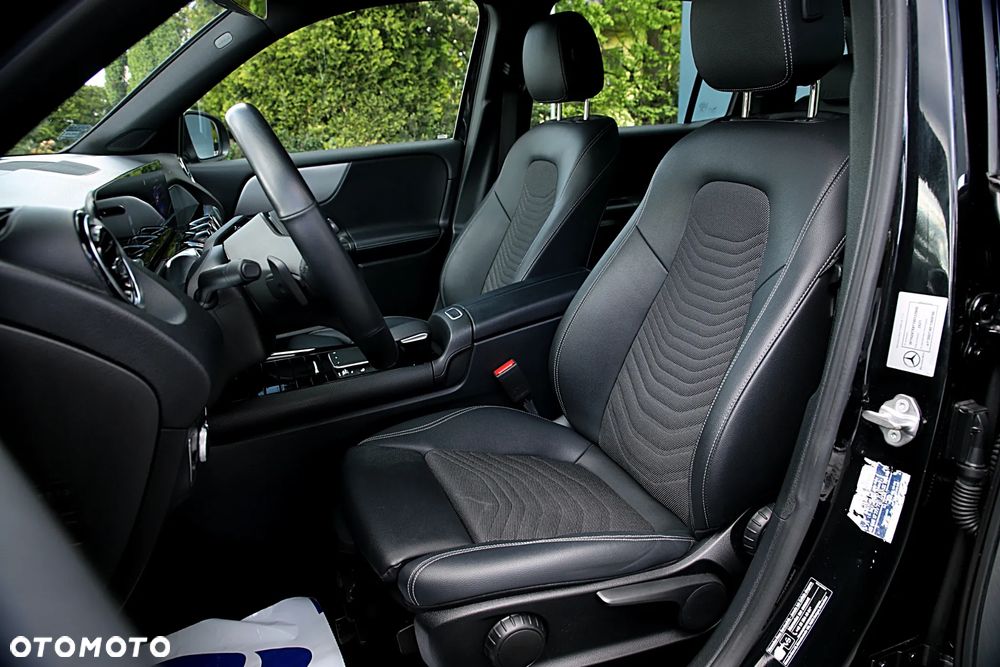 Mercedes-Benz GLB 200 7G-DCT - 17