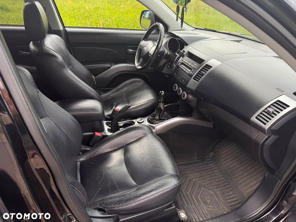 Mitsubishi Outlander - 7