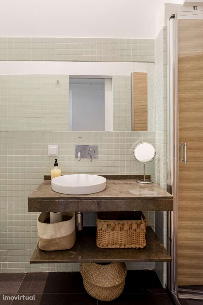 Apartamento com 1 quartos - localizado em Sé Lisbon - Grande imagem: 2/23