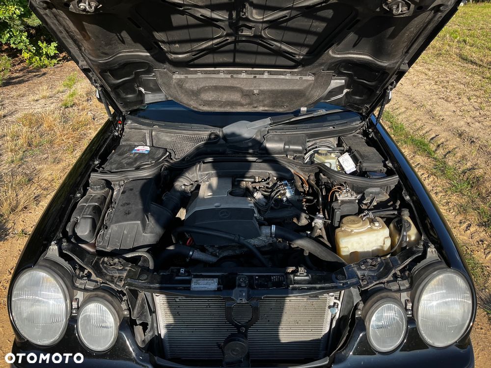 Mercedes-Benz Klasa E 200 T Classic - 10