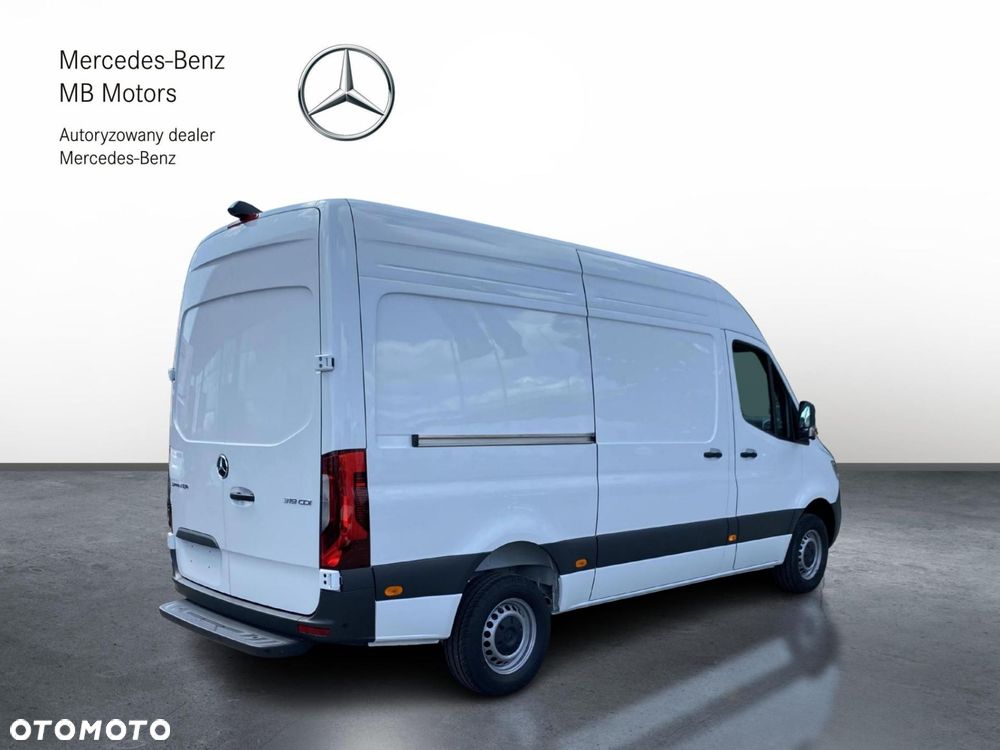 Mercedes-Benz Sprinter - 5
