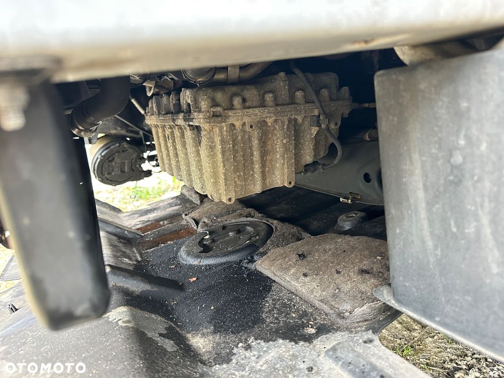 Mercedes-Benz Sprinter - 24