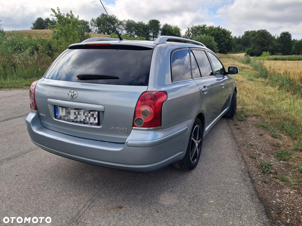 Toyota Avensis - 18