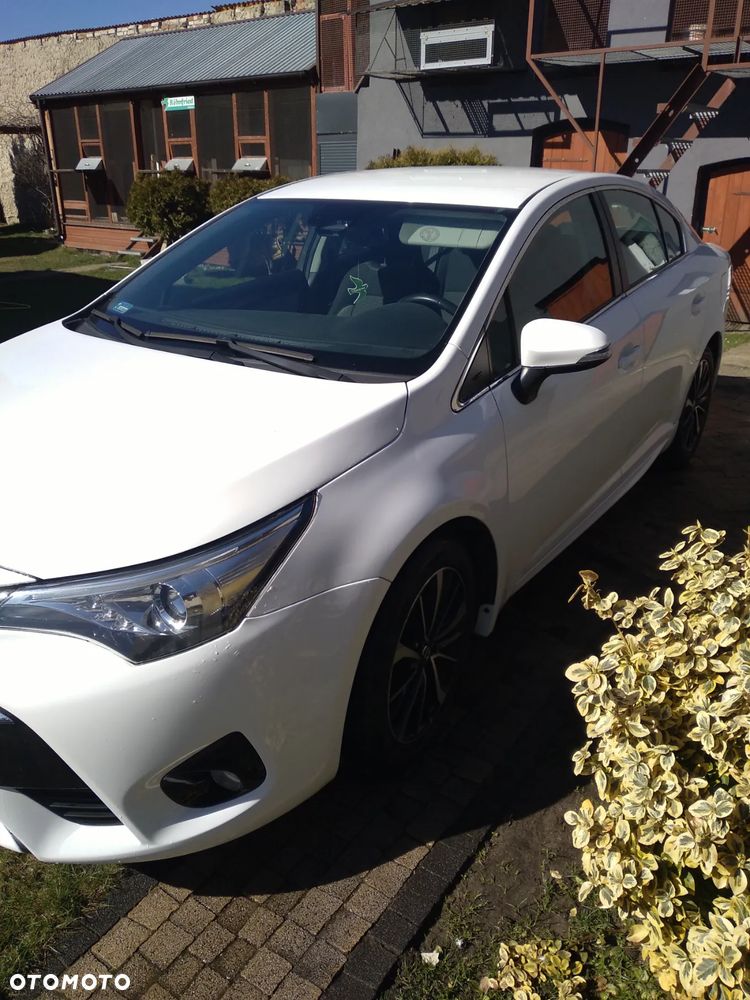 Toyota Avensis 2.0 D-4D Premium - 2