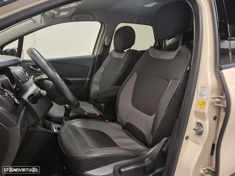 Renault Captur 1.5 dCi Exclusive - 16