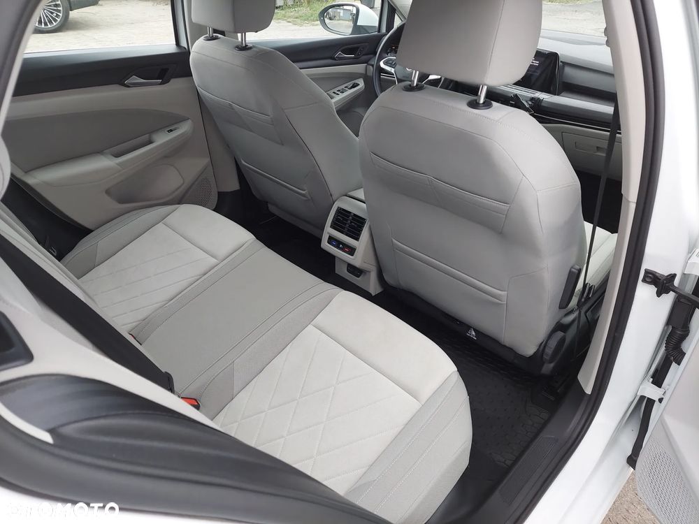 Volkswagen Golf 1.5 eTSI EVO Style DSG - 10