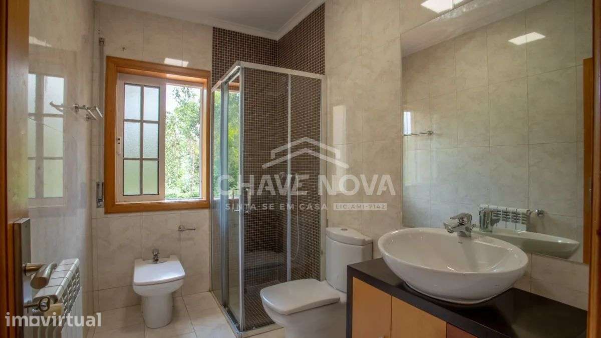 Moradia T3 com Jardim, Garagem e Vista Campo - S.M.FEIRA - Grande imagem: 4/32