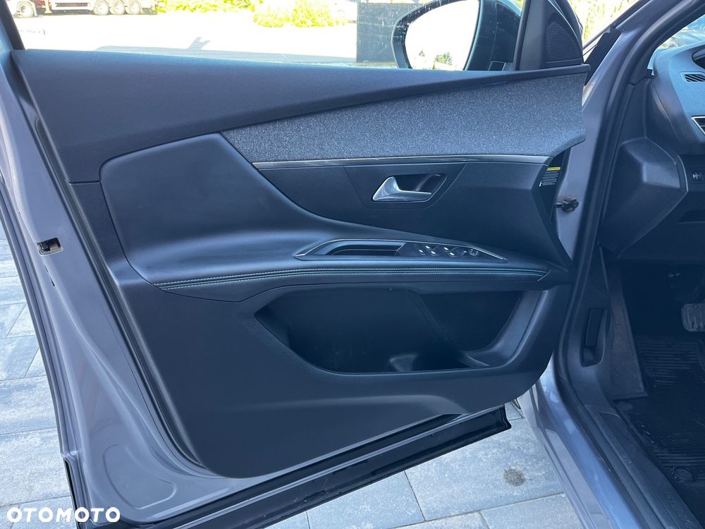 Peugeot 3008 1.5 BlueHDi Allure Pack S&S EAT8 - 27