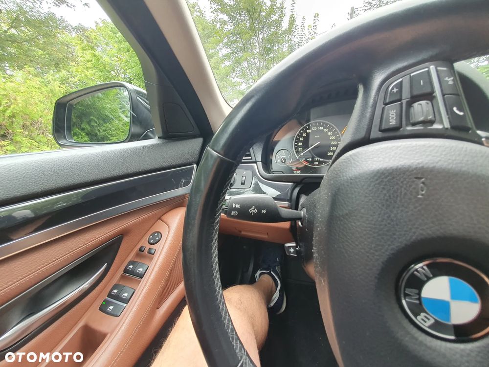 BMW Seria 5 525d xDrive Luxury Line - 15