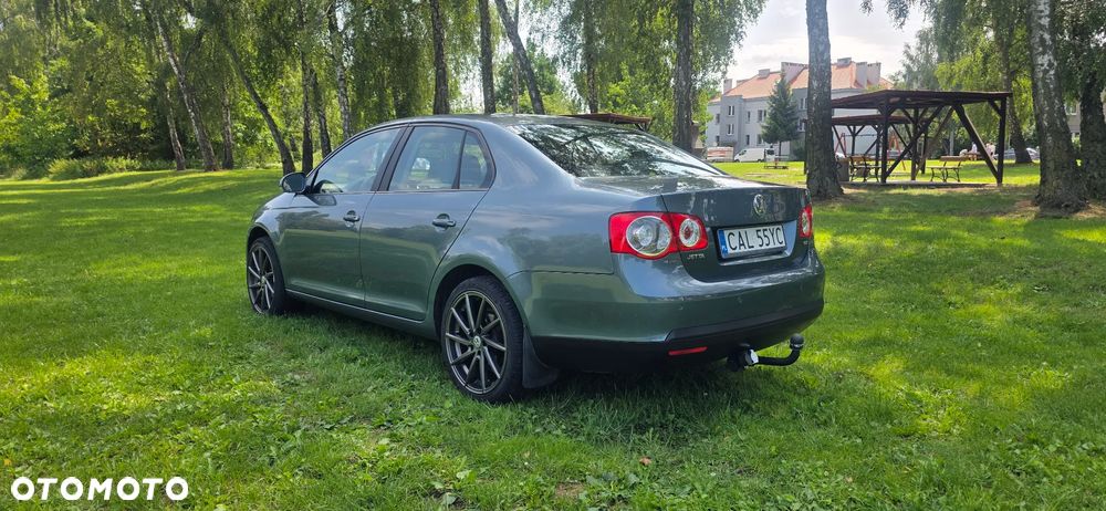 Volkswagen Jetta 1.9 TDI Comfortline - 5