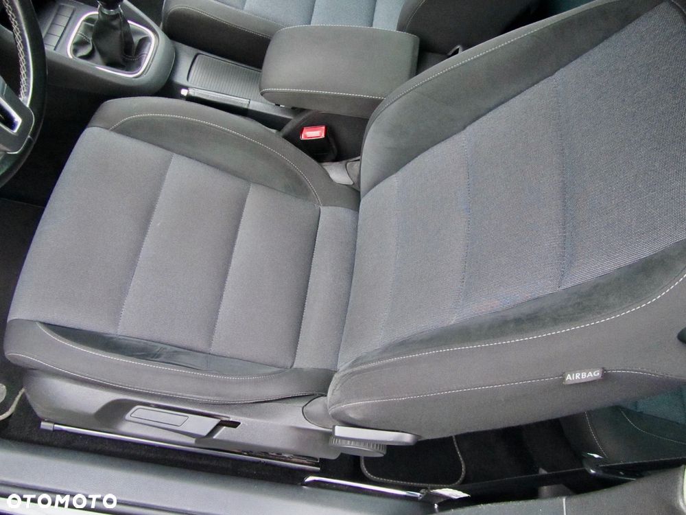 Volkswagen Golf - 9