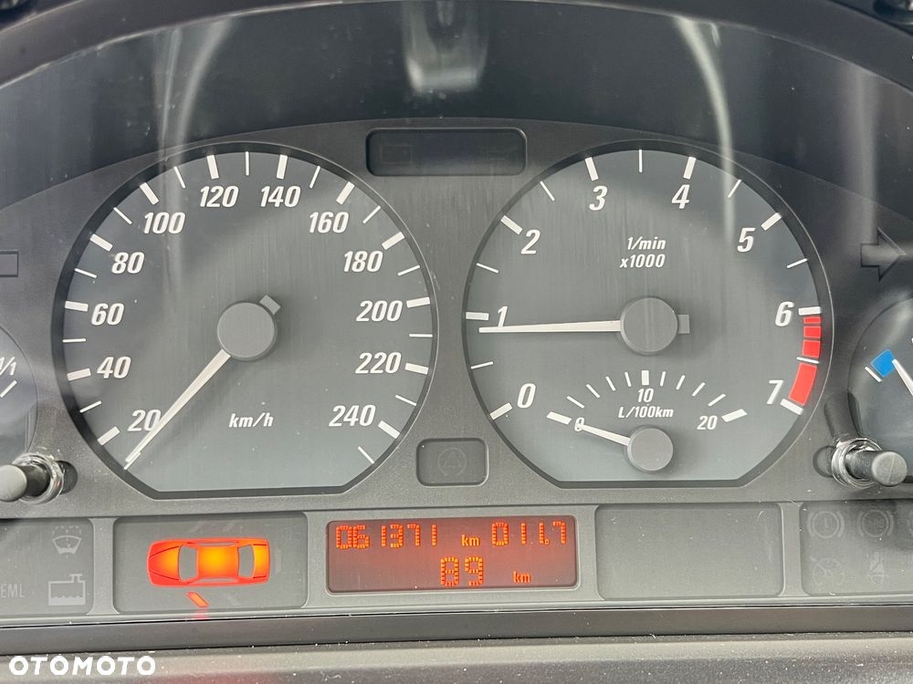 BMW Seria 3 323 CI - 12